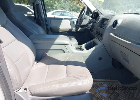 2005 Ford Expedition Xlt z USA, uszkodzony, nr VIN 1FMPU15535LA55850